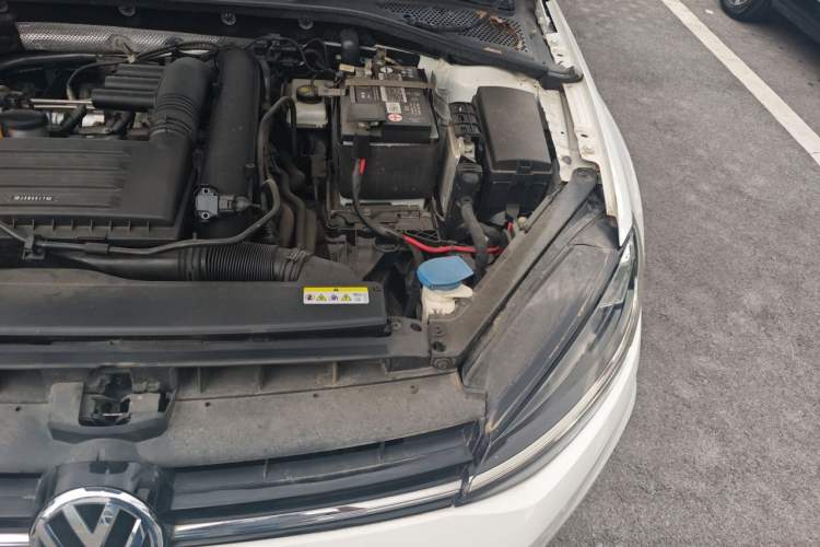 Used Volkswagen Golf 2020 Zhiai Edition 280TSI DSG Luxury Model Engine Bay Left