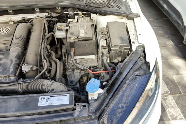 Used Volkswagen Golf 2020 200TSI DSG Comfortable and Ambitious Edition Engine Bay Left