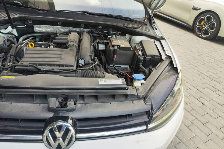 Used Volkswagen Golf 2020 Zhiai Edition 200TSI DSG Comfortable & Ambitious Version Engine Bay Left
