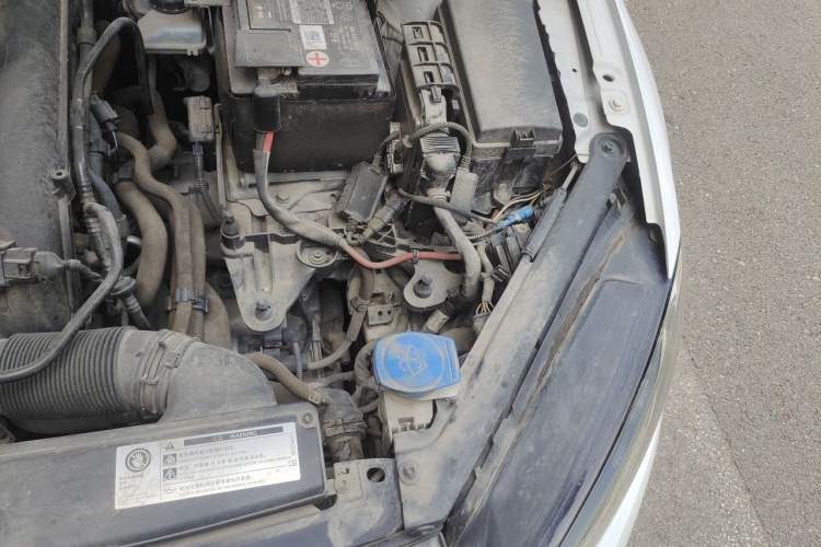 Used Volkswagen Golf 2020 200TSI DSG Comfortable and Ambitious Edition Engine Bay Left
