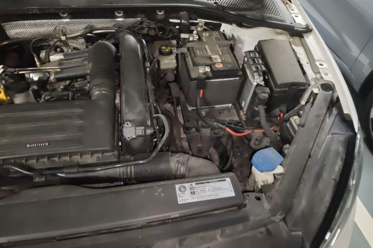 Used Volkswagen Golf 2020 Zhiai Edition 280TSI DSG Comfort Model Engine Bay Left