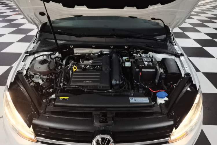 Used Volkswagen Golf 2020 Zhiai Edition 280TSI DSG Luxury Model Engine Bay