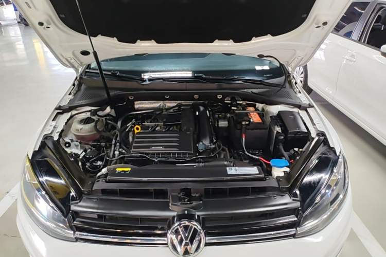 Used Volkswagen Golf 2020 Zhiai Edition 280TSI DSG Comfort Model Engine Bay