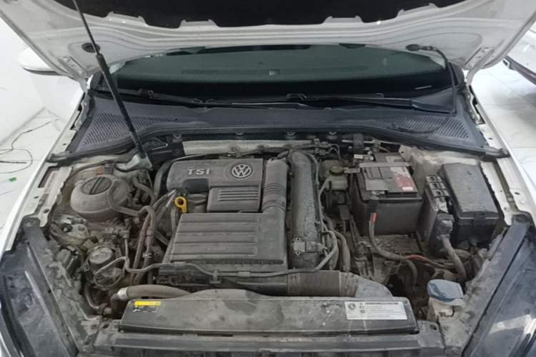 Used Volkswagen Golf 2020 280TSI DSG Luxury Edition Engine Bay