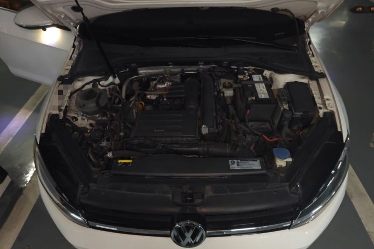 Used Volkswagen Golf 2020 Zhiai Edition 280TSI DSG Comfort Model Engine Bay