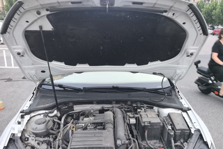 Used Volkswagen Golf 2020 Zhiai Edition 280TSI DSG Comfort Model Engine Bay