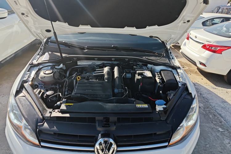 Used Volkswagen Golf 2020 Zhiai Edition 200TSI DSG Comfortable & Ambitious Version Engine Bay