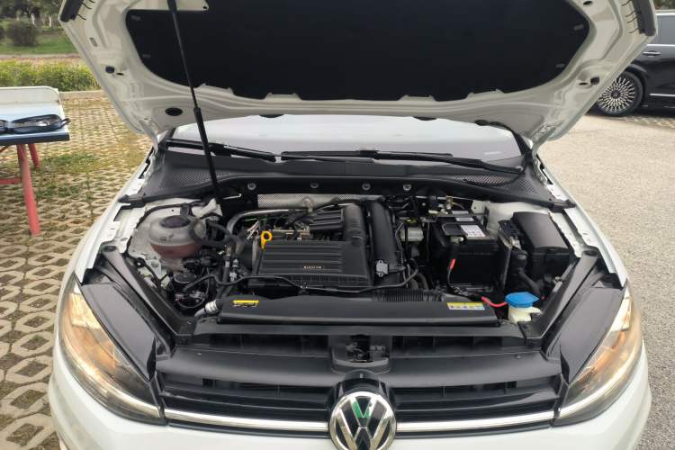 Used Volkswagen Golf 2020 Zhiai Edition 280TSI DSG Comfort Model Engine Bay