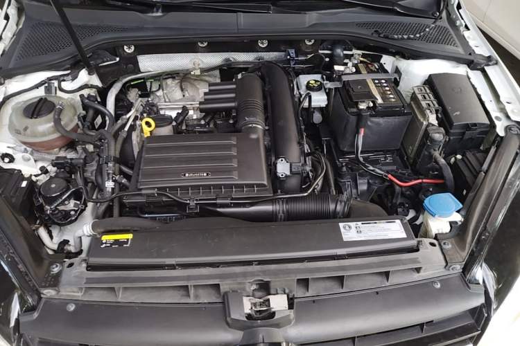 Used Volkswagen Golf 2020 280TSI DSG Luxury Edition Engine Bay