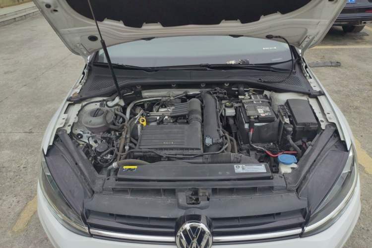 Used Volkswagen Golf 2020 Zhiai Edition 280TSI DSG Luxury Model Engine Bay