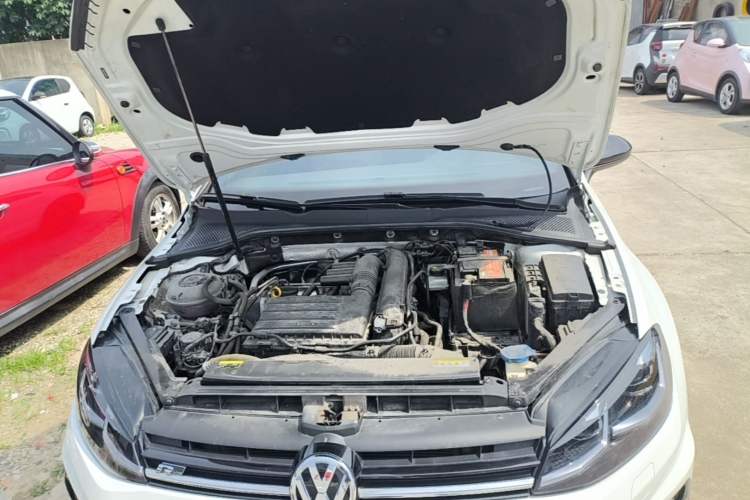 Used Volkswagen Golf 2020 Charming Edition 280TSI DSG R-Line Engine Bay