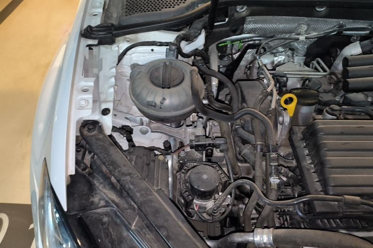 Used Volkswagen Golf 2020 Charming Edition 280TSI DSG R-Line Engine Bay Right