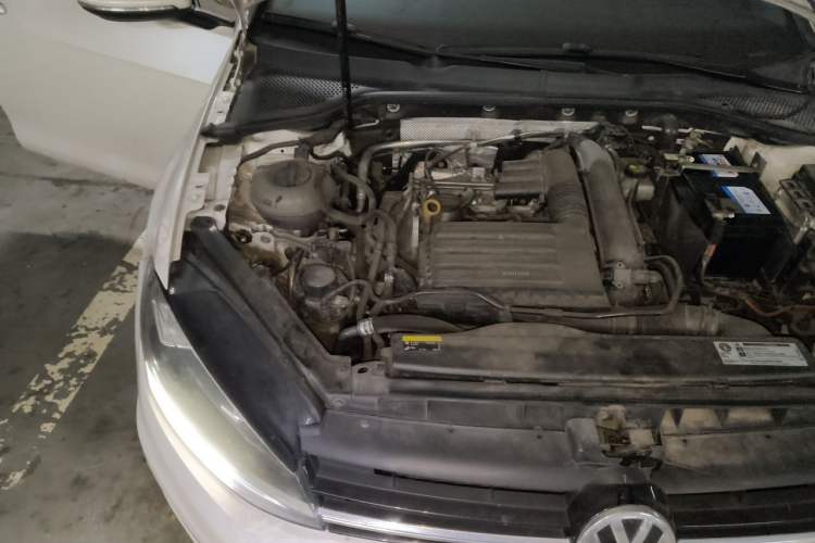 Used Volkswagen Golf 2020 Zhiai Edition 280TSI DSG Luxury Model Engine Bay Right