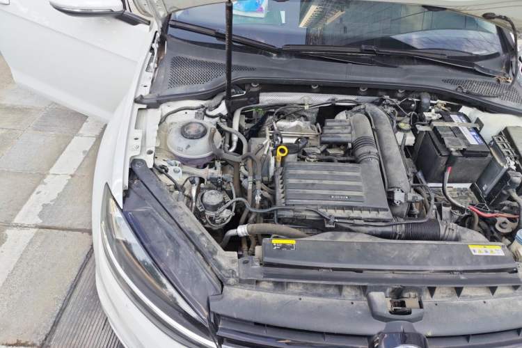 Used Volkswagen Golf 2020 Zhiai Edition 280TSI DSG Comfort Model Engine Bay Right