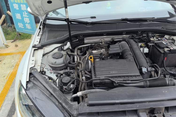 Used Volkswagen Golf 2020 Zhiai Edition 280TSI DSG Comfort Model Engine Bay Right