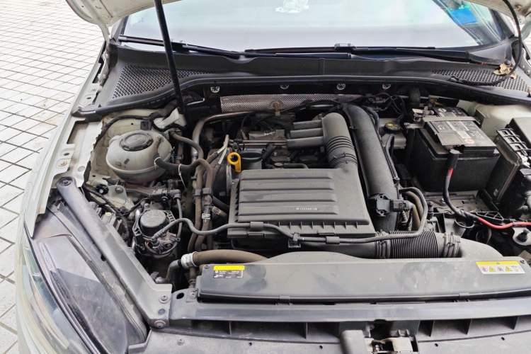 Used Volkswagen Golf 2020 Zhiai Edition 280TSI DSG Comfort Model Engine Bay Right