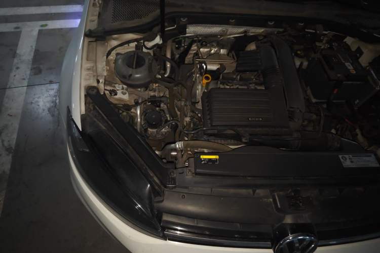 Used Volkswagen Golf 2020 Zhiai Edition 280TSI DSG Comfort Model Engine Bay Right