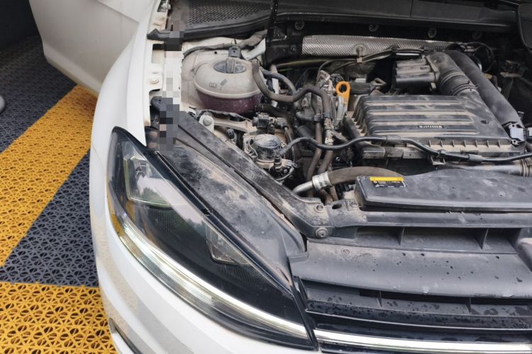 Used Volkswagen Golf 2020 Zhiai Edition 280TSI DSG Comfort Model Engine Bay Right