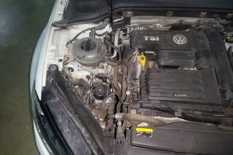 Used Volkswagen Golf 2020 280TSI DSG Comfort Version Engine Bay Right