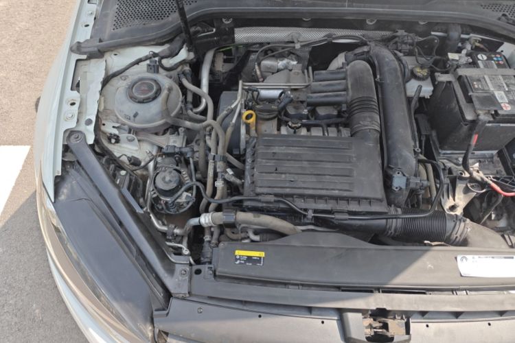 Used Volkswagen Golf 2020 Zhiai Edition 200TSI DSG Comfortable & Ambitious Version Engine Bay Right