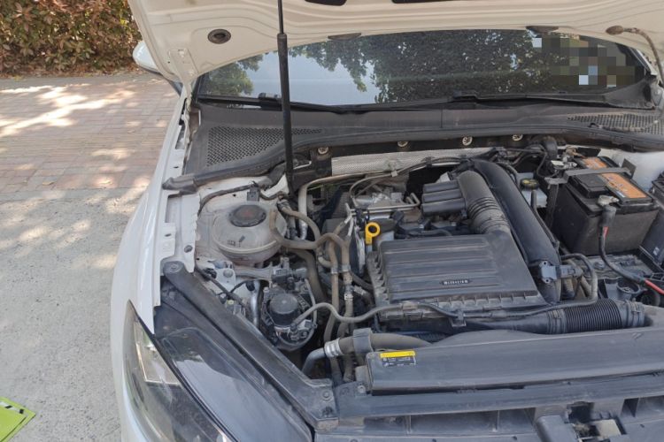 Used Volkswagen Golf 2020 Zhiai Edition 200TSI DSG Comfortable & Ambitious Version Engine Bay Right