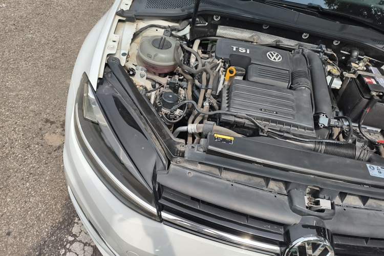 Used Volkswagen Golf 2020 200TSI DSG Comfortable and Ambitious Edition Engine Bay Right