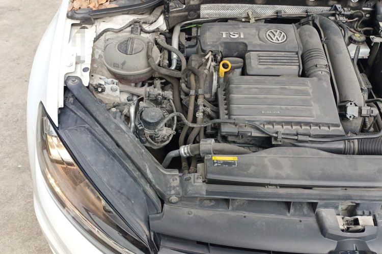 Used Volkswagen Golf 2020 200TSI DSG Comfortable and Ambitious Edition Engine Bay Right