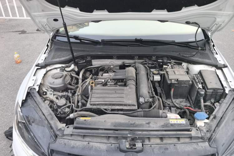 Used Volkswagen Golf 2020 Zhiai Edition 280TSI DSG Comfort Model Engine Bay Right