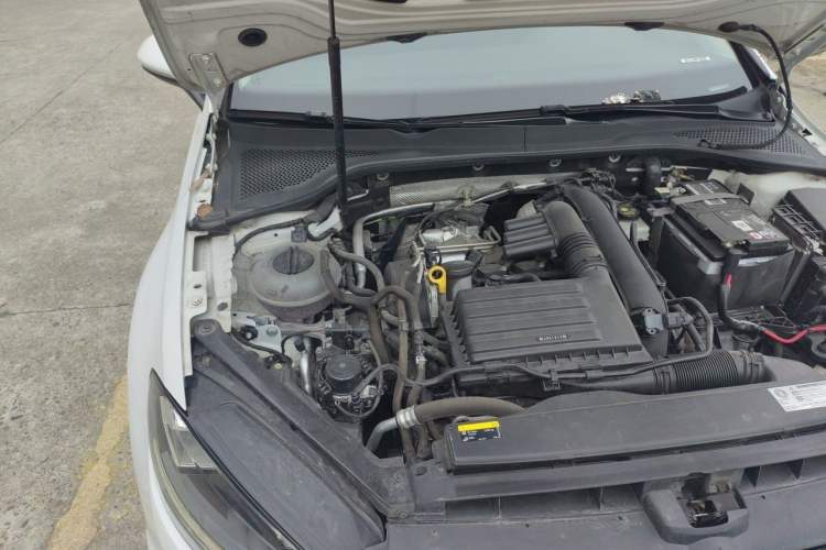 Used Volkswagen Golf 2020 Zhiai Edition 280TSI DSG Luxury Model Engine Bay Right