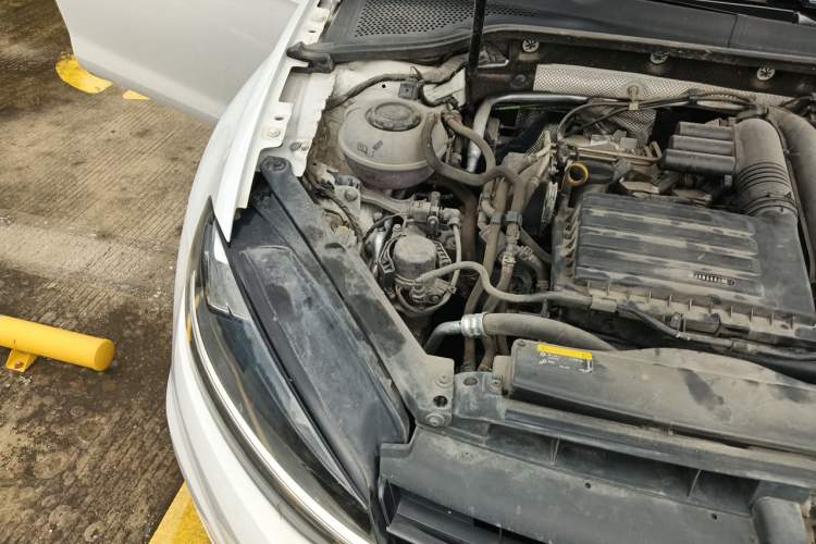 Used Volkswagen Golf 2020 Zhiai Edition 280TSI DSG Comfort Model Engine Bay Right