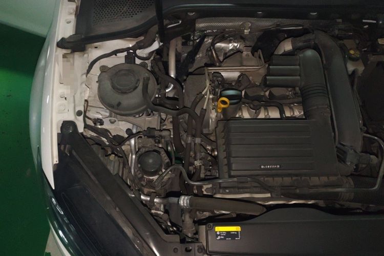 Used Volkswagen Golf 2020 Zhiai Edition 280TSI DSG Comfort Model Engine Bay Right