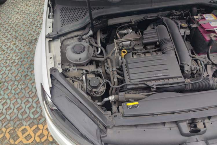 Used Volkswagen Golf 2020 Zhiai Edition 200TSI DSG Comfortable & Ambitious Version Engine Bay Right