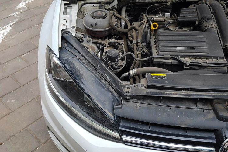 Used Volkswagen Golf 2020 280TSI DSG Luxury Edition Engine Bay Right