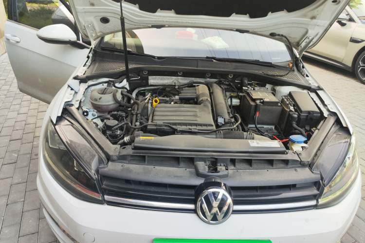 Used Volkswagen Golf 2020 Zhiai Edition 200TSI DSG Comfortable & Ambitious Version Engine Bay Right