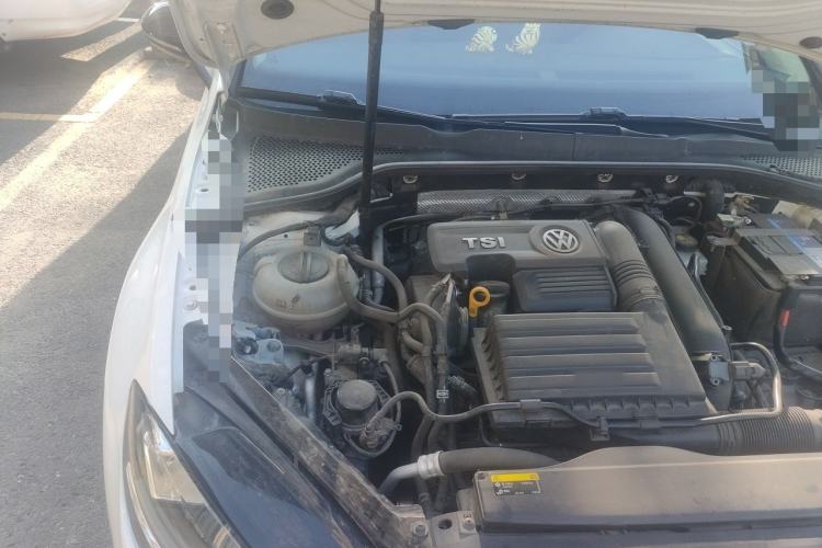 Used Volkswagen Golf 2020 280TSI DSG Luxury Edition Engine Bay Right