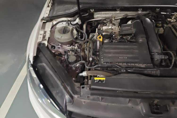 Used Volkswagen Golf 2020 Zhiai Edition 280TSI DSG Comfort Model Engine Bay Right
