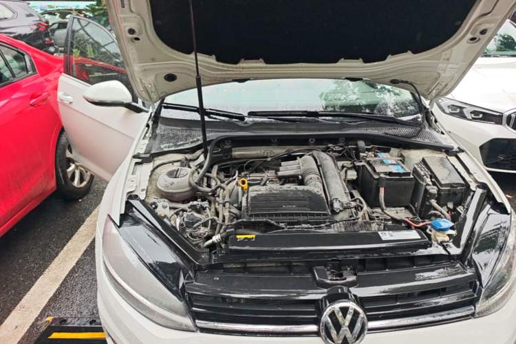 Used Volkswagen Golf 2020 Zhiai Edition 200TSI DSG Comfortable & Ambitious Version Engine Bay Right