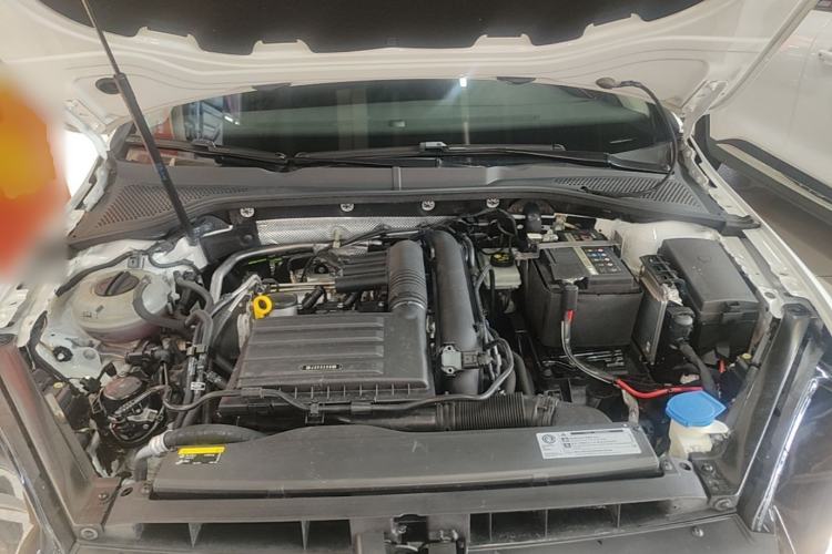 Used Volkswagen Golf 2020 Zhiai Edition 280TSI DSG Luxury Model Engine Bay