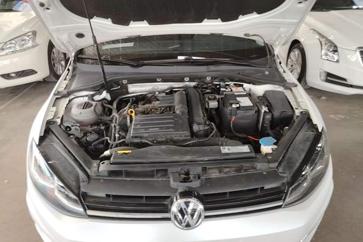 Used Volkswagen Golf 2020 Zhiai Edition 280TSI DSG Luxury Model Engine Bay