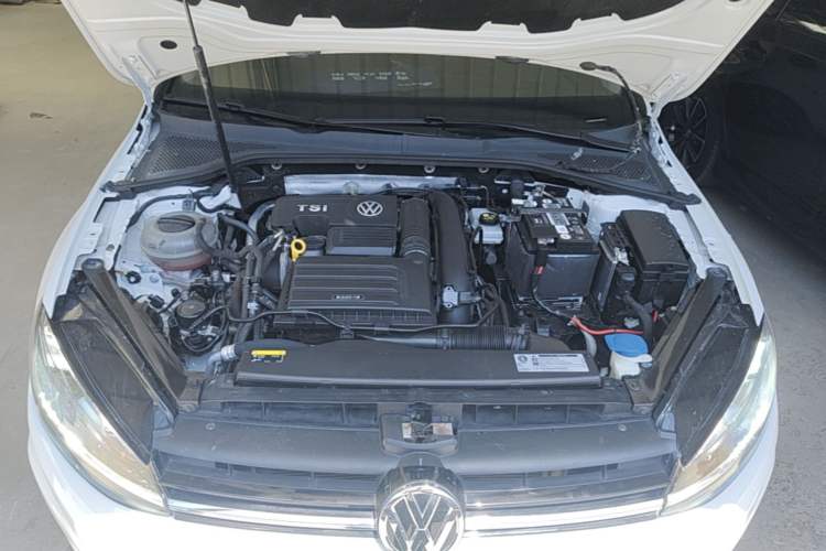 Used Volkswagen Golf 2020 280TSI DSG Comfort Version Engine Bay