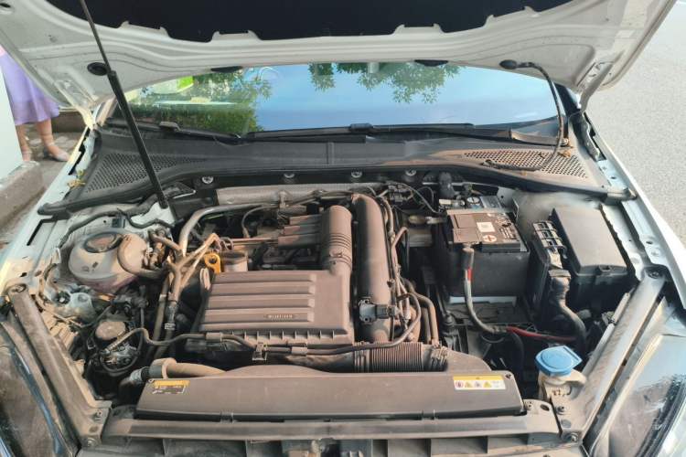 Used Volkswagen Golf 2020 Zhiai Edition 200TSI DSG Comfortable & Ambitious Version Engine Bay