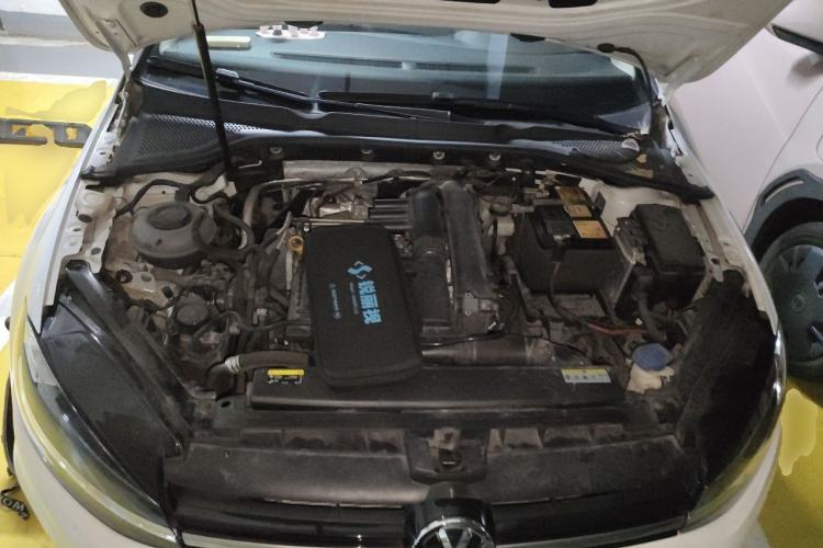 Used Volkswagen Golf 2020 Zhiai Edition 280TSI DSG Comfort Model Engine Bay