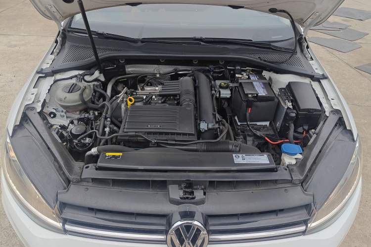 Used Volkswagen Golf 2020 Zhiai Edition 280TSI DSG Comfort Model Engine Bay