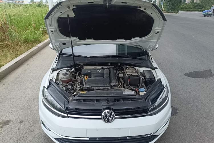 Used Volkswagen Golf 2020 280TSI DSG Luxury Edition Engine Bay