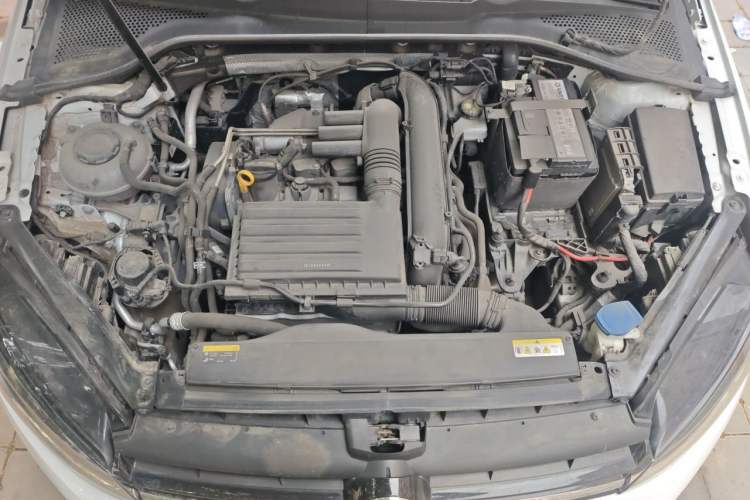 Used Volkswagen Golf 2020 Zhiai Edition 280TSI DSG Comfort Model Engine Bay
