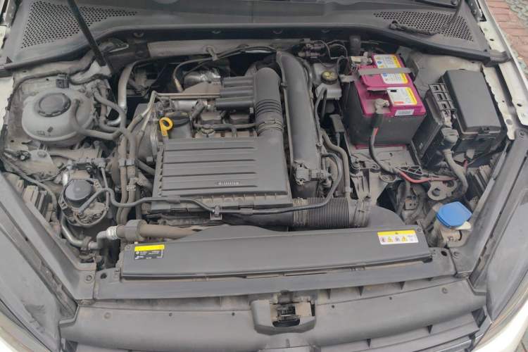 Used Volkswagen Golf 2020 Zhiai Edition 200TSI DSG Comfortable & Ambitious Version Engine Bay