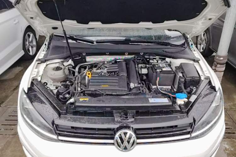 Used Volkswagen Golf 2020 Zhiai Edition 280TSI DSG Comfort Model Engine Bay