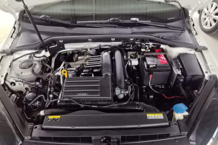 Used Volkswagen Golf 2020 Zhiai Edition 280TSI DSG Comfort Model Engine Bay