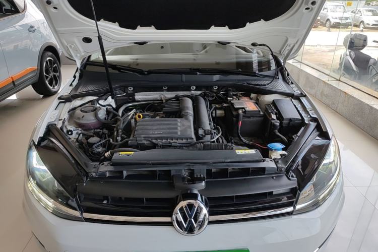 Used Volkswagen Golf 2020 Zhiai Edition 280TSI DSG Comfort Model Engine Bay