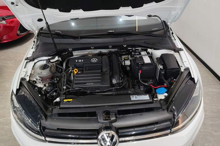 Used Volkswagen Golf 2020 200TSI DSG Comfortable and Ambitious Edition Engine Bay